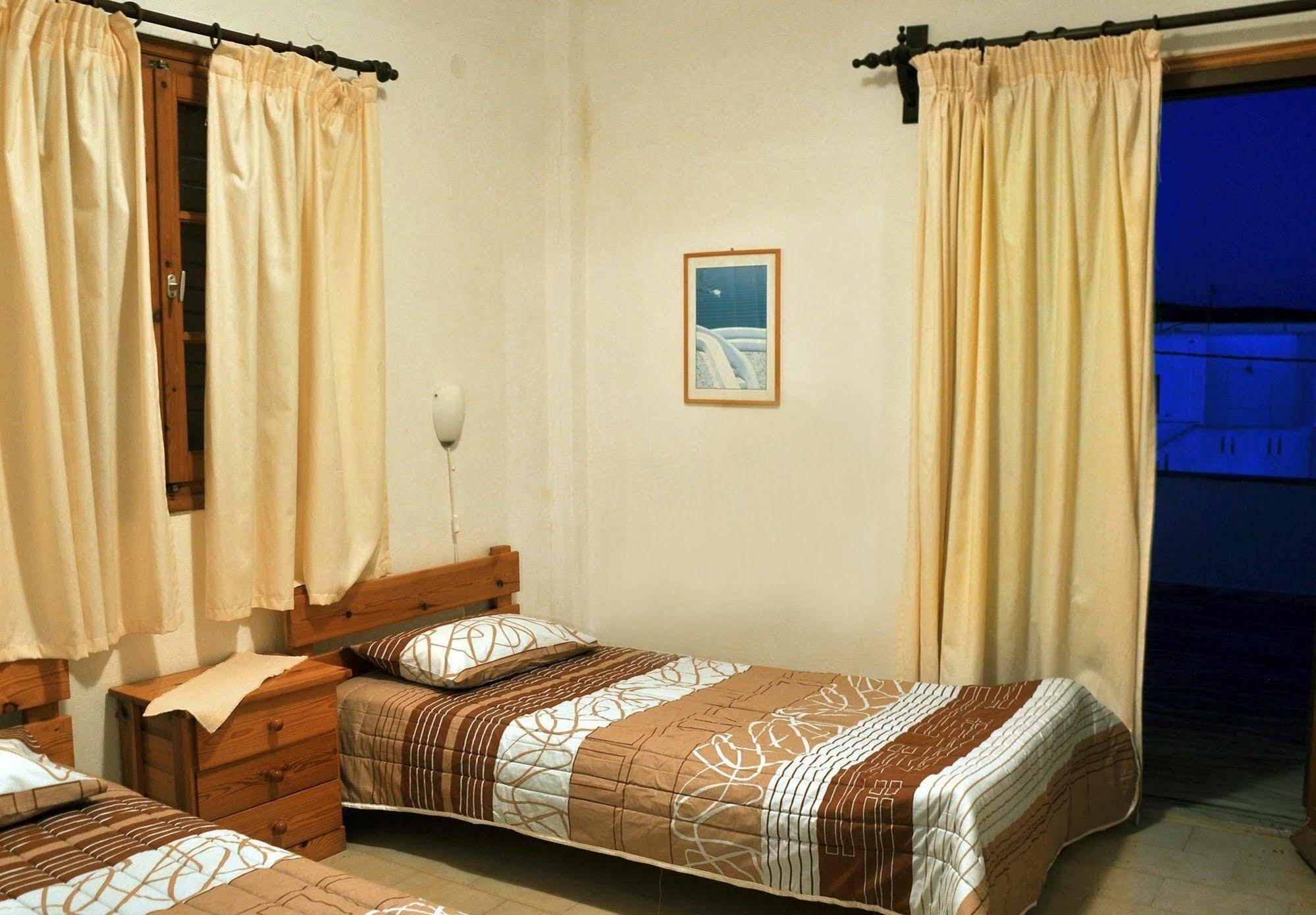 Michalis Apartments Near The Beaches With Sea View Páros Exteriér fotografie