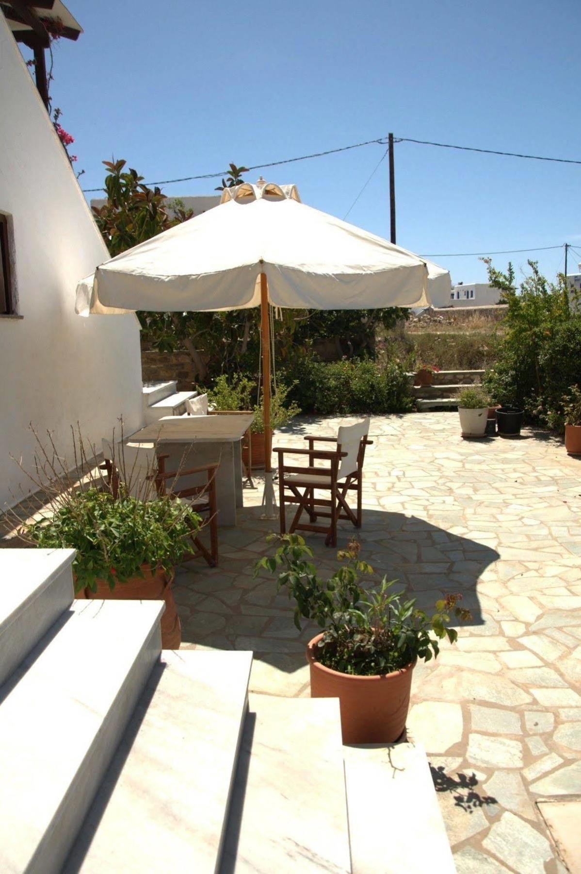 Michalis Apartments Near The Beaches With Sea View Páros Exteriér fotografie