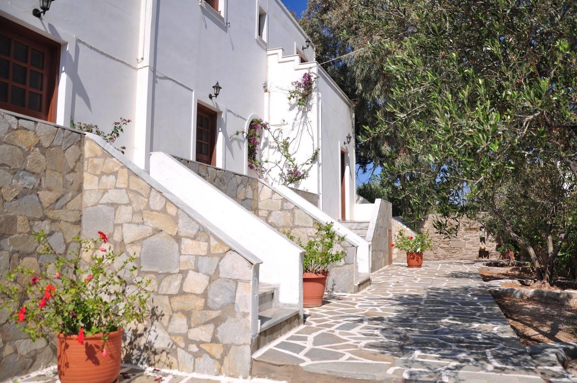 Michalis Apartments Near The Beaches With Sea View Páros Exteriér fotografie